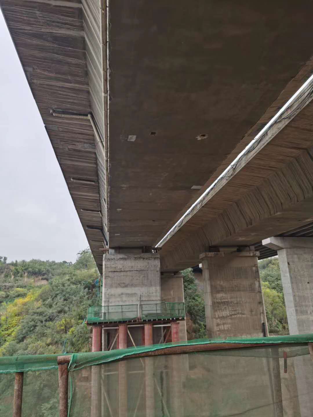 西安桥梁加固前制定可行设计方案图并用对施工方法